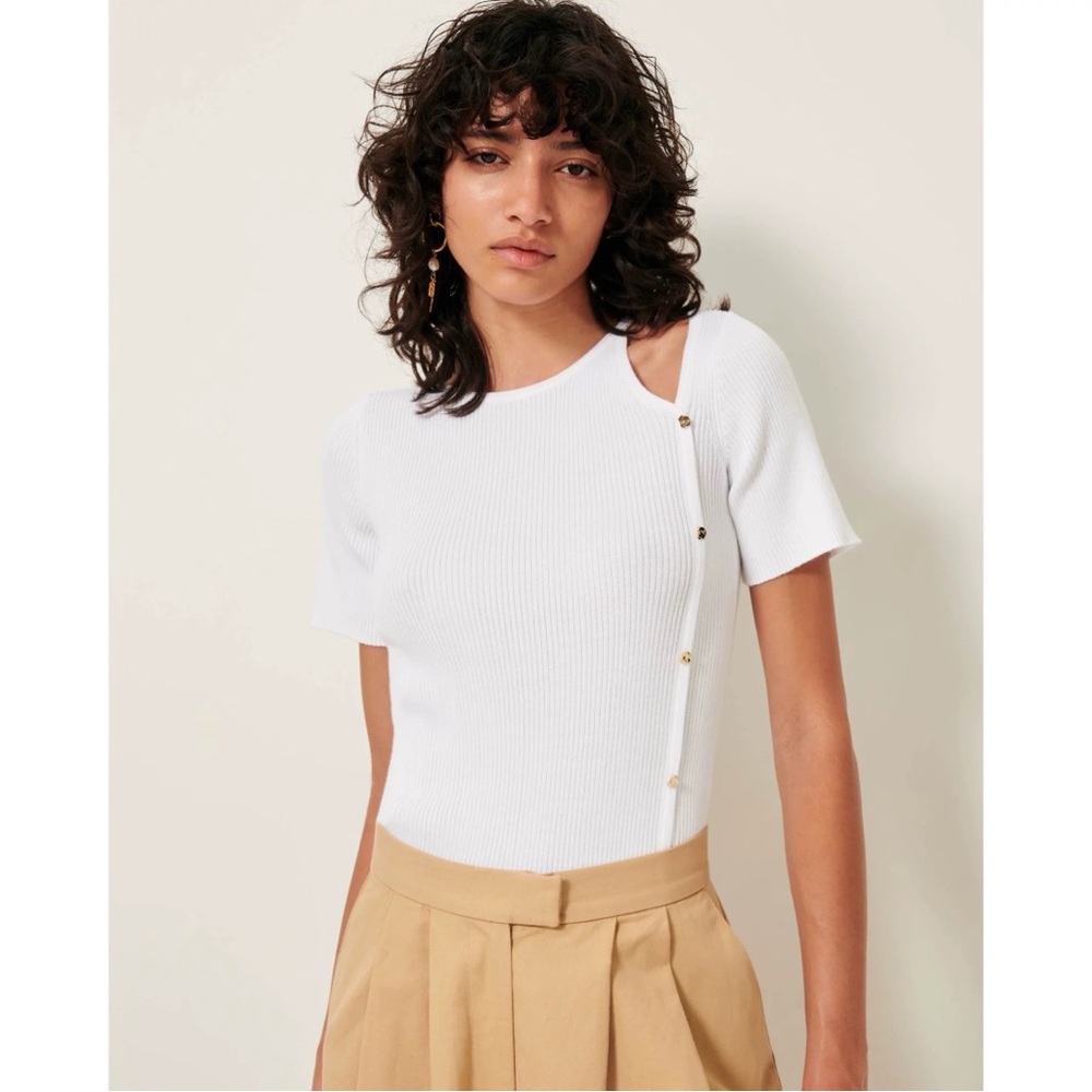 Cute White Ribbed Button-Detail Top - Picture 10 of 10